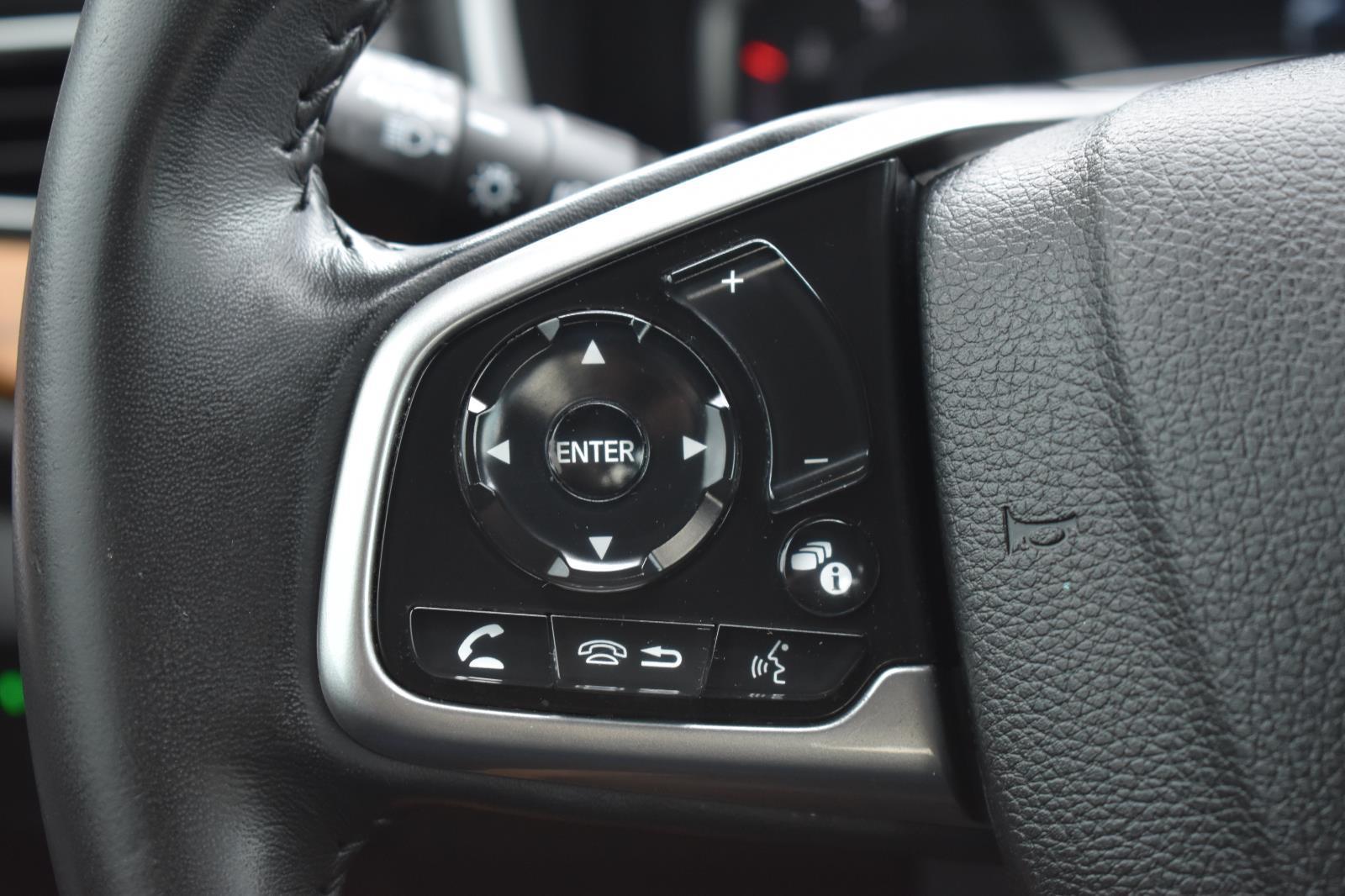 2022 Honda CR-V Touring photo 4