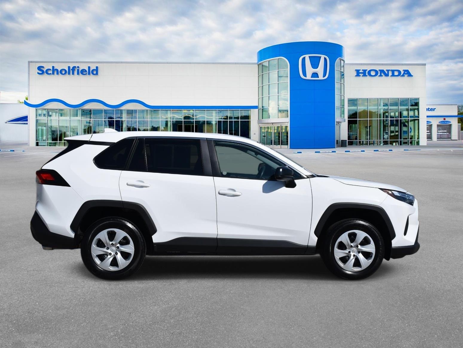Used 2024 Toyota RAV4 LE with VIN 2T3F1RFV2RC453657 for sale in Northfield, Minnesota