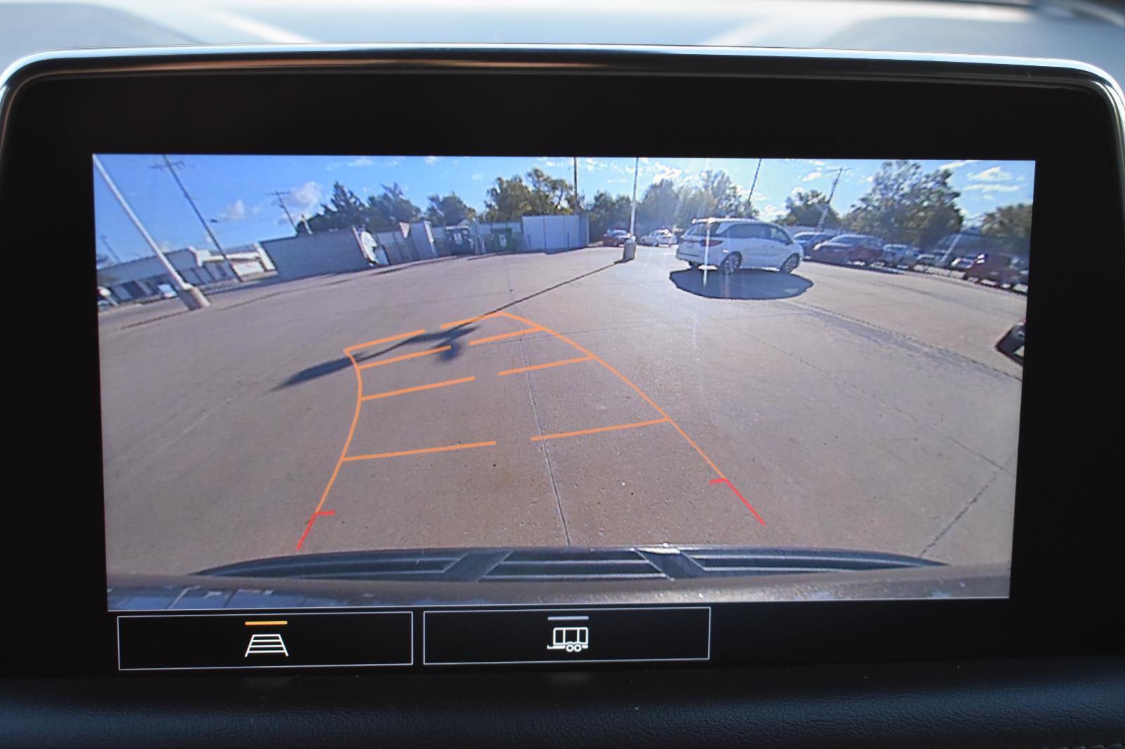 2021 Chevrolet Suburban LT photo 4