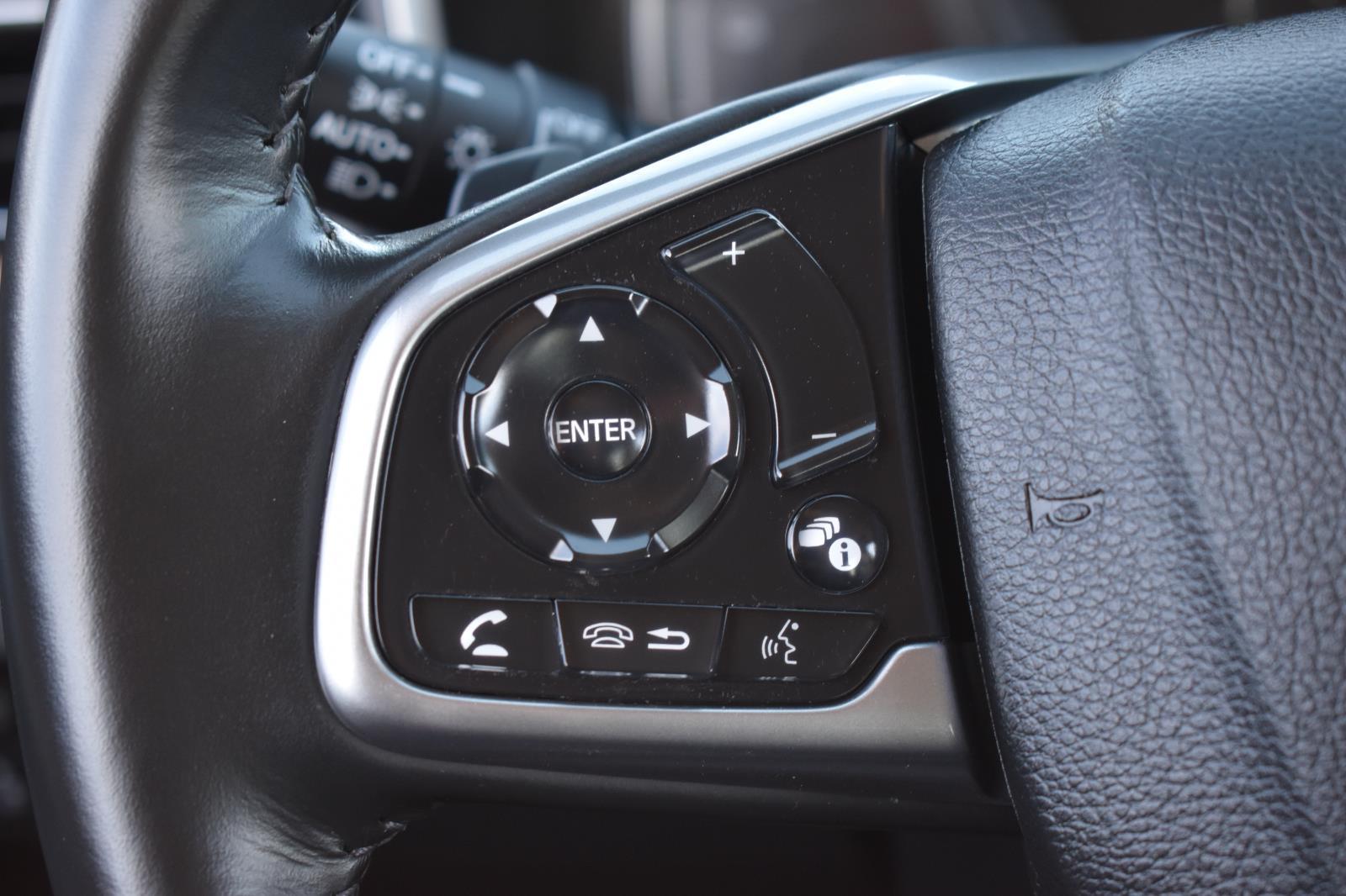 2022 Honda CR-V Hybrid Touring photo 3