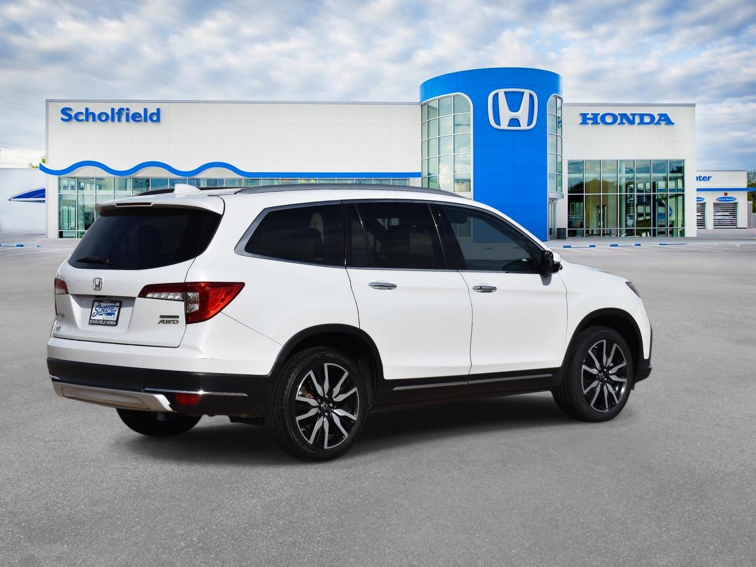 2020 Honda Pilot Touring photo 3