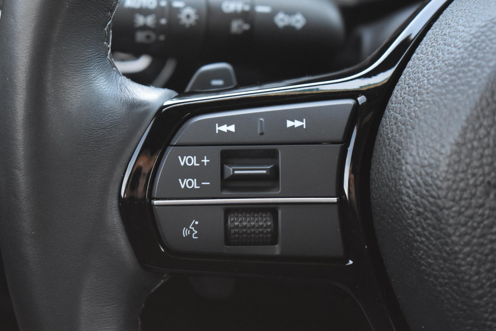 2022 Honda Civic Hatchback Sport Touring photo 3