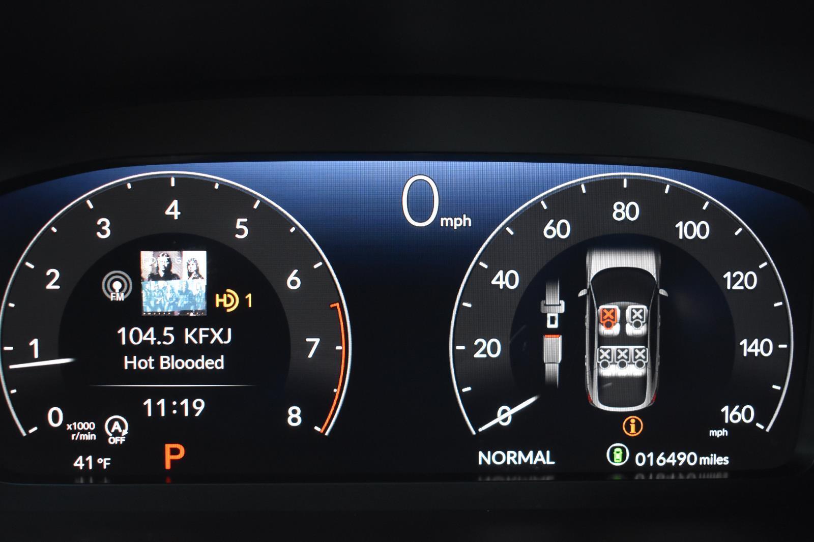 2022 Honda Civic Hatchback Sport Touring photo 4