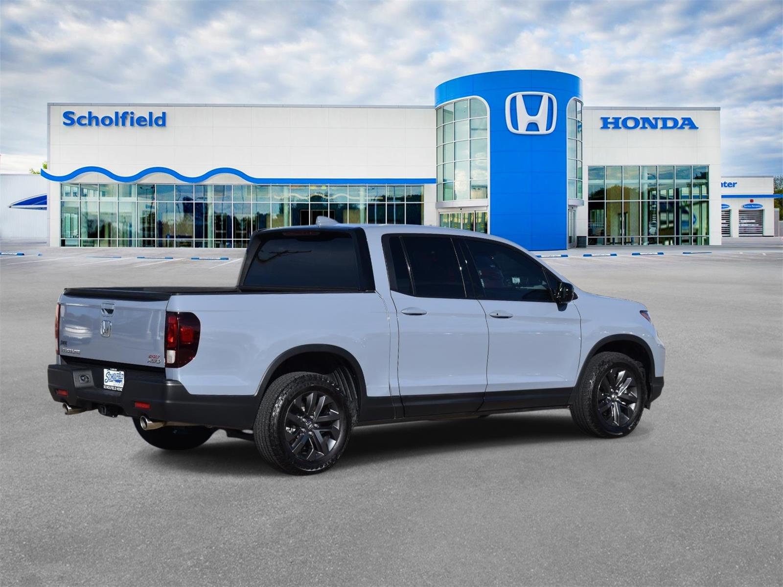 2023 Honda Ridgeline Sport photo 2