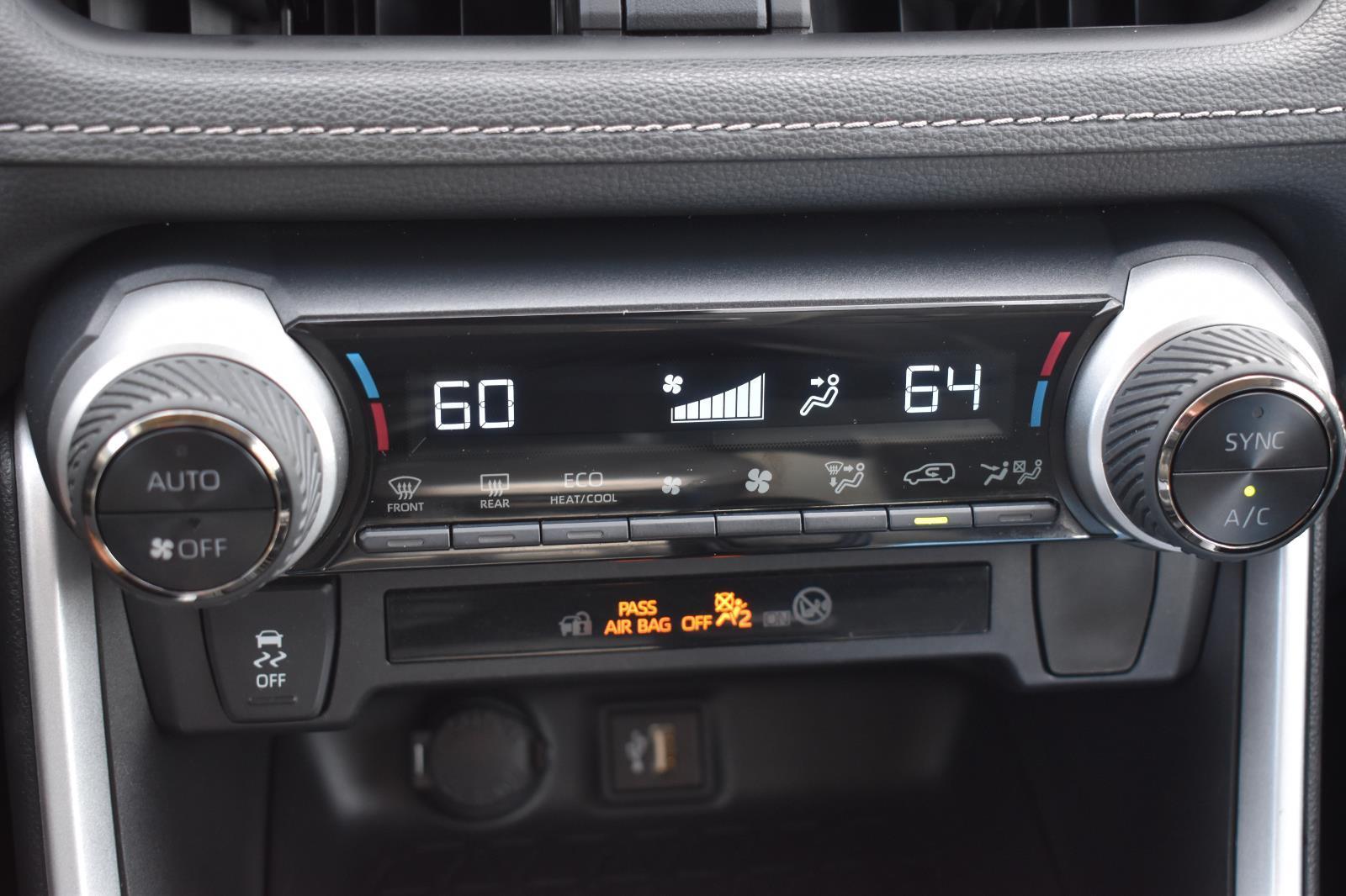 2024 Toyota RAV4 XLE - Photo 9