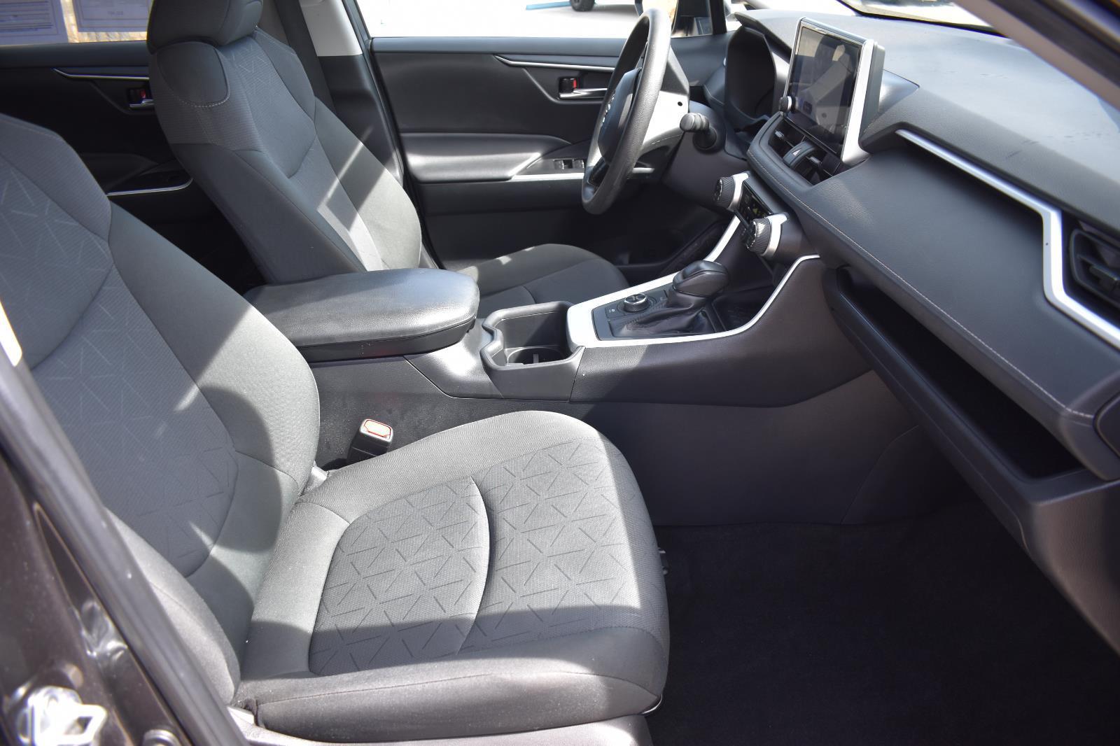 2024 Toyota RAV4 XLE - Photo 14