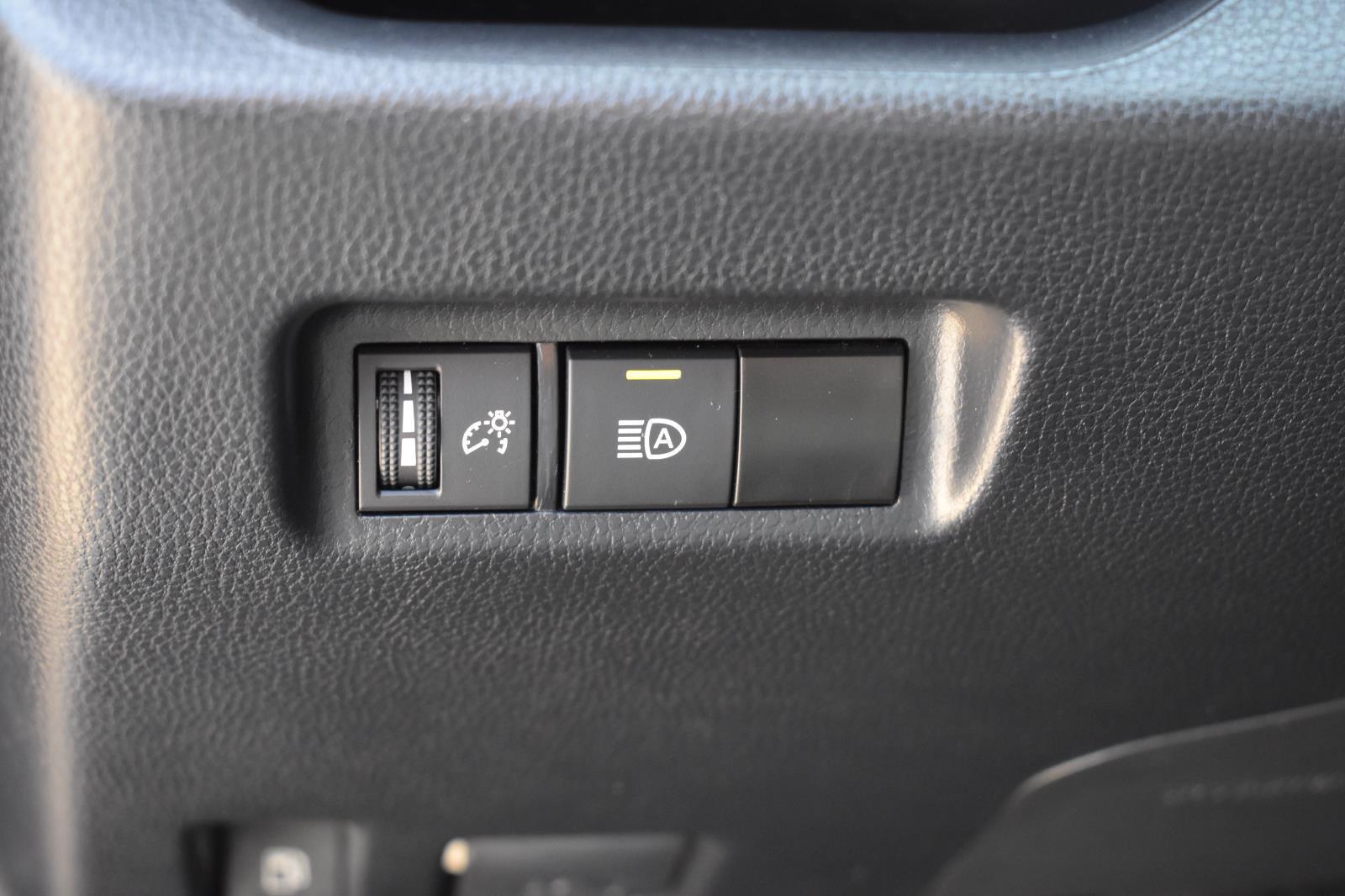 2024 Toyota RAV4 XLE - Photo 24