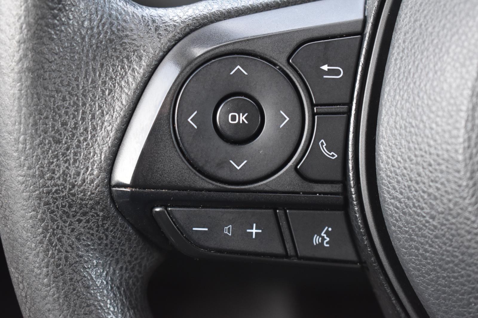 2024 Toyota RAV4 XLE - Photo 6