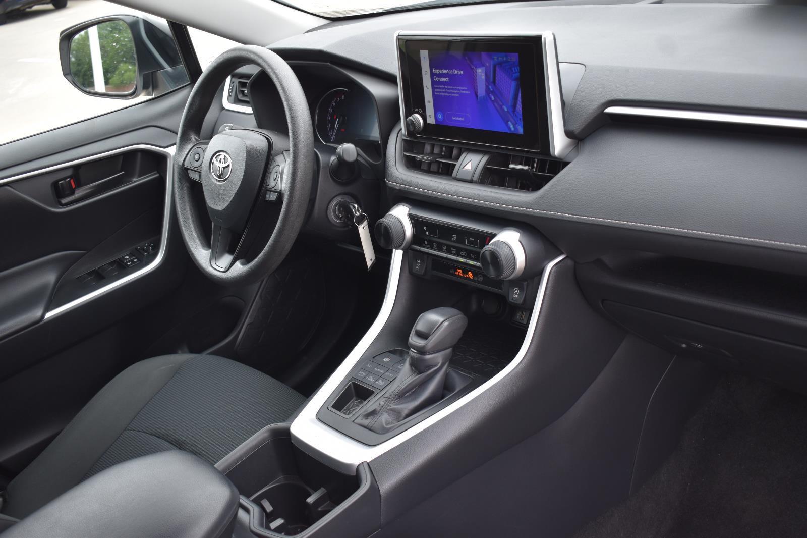 2024 Toyota RAV4 LE - Photo 12
