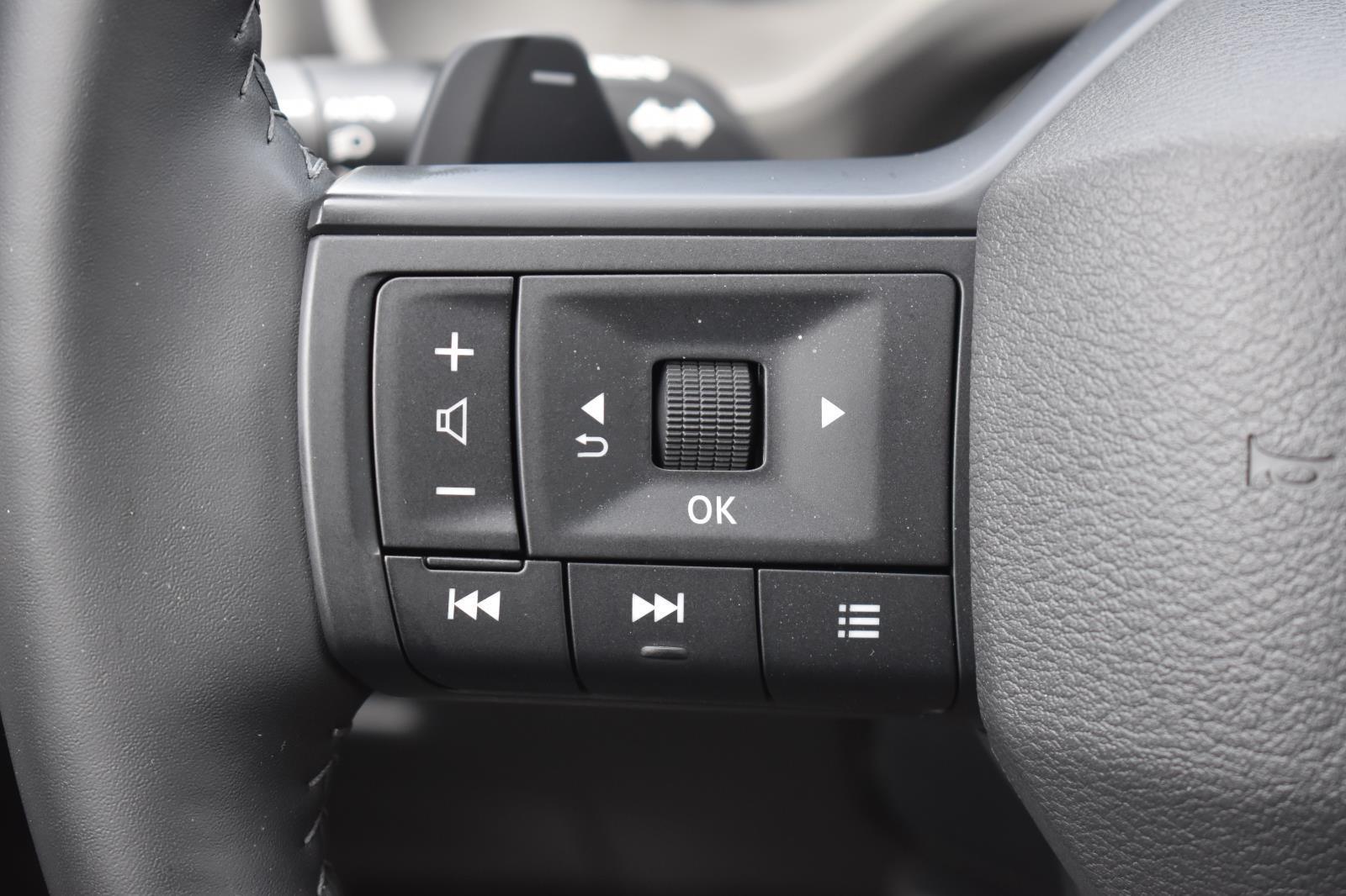 2025 Nissan Rogue SV - Photo 6