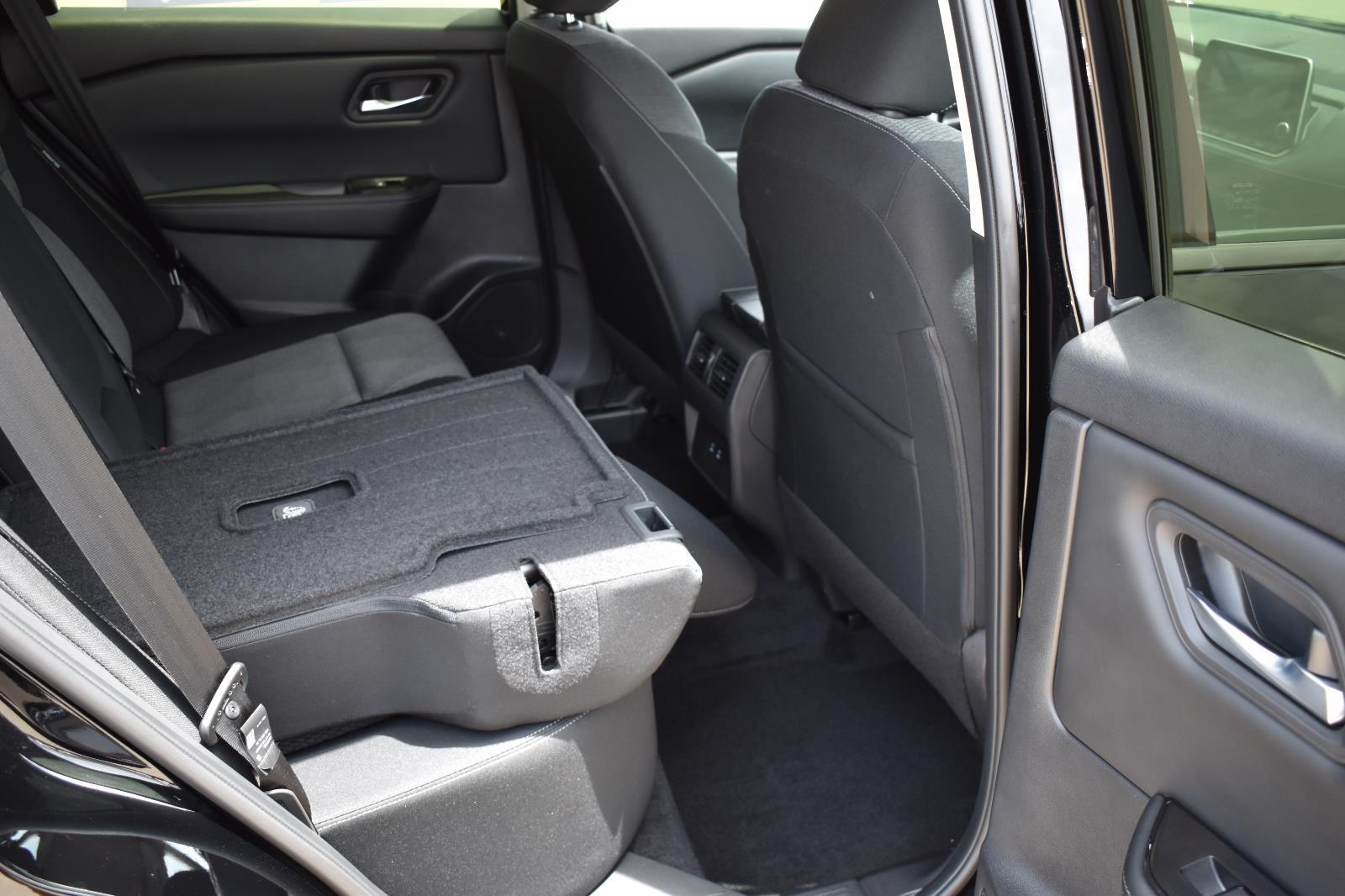 2025 Nissan Rogue SV - Photo 16