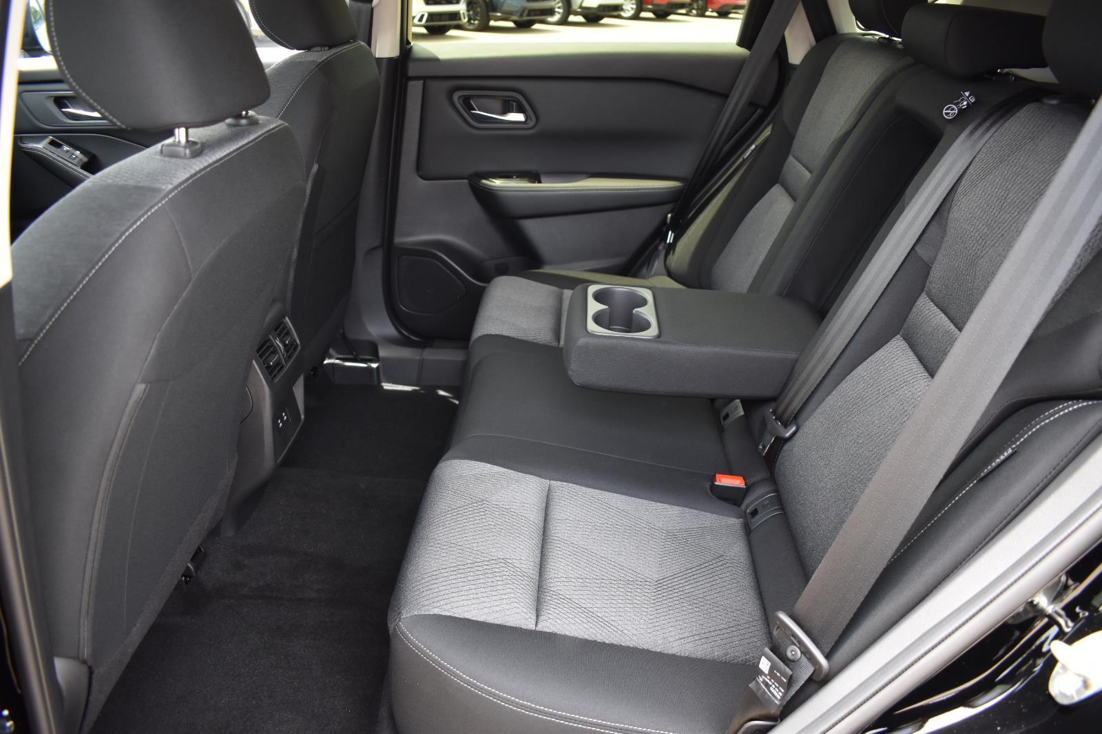 2025 Nissan Rogue SV - Photo 20