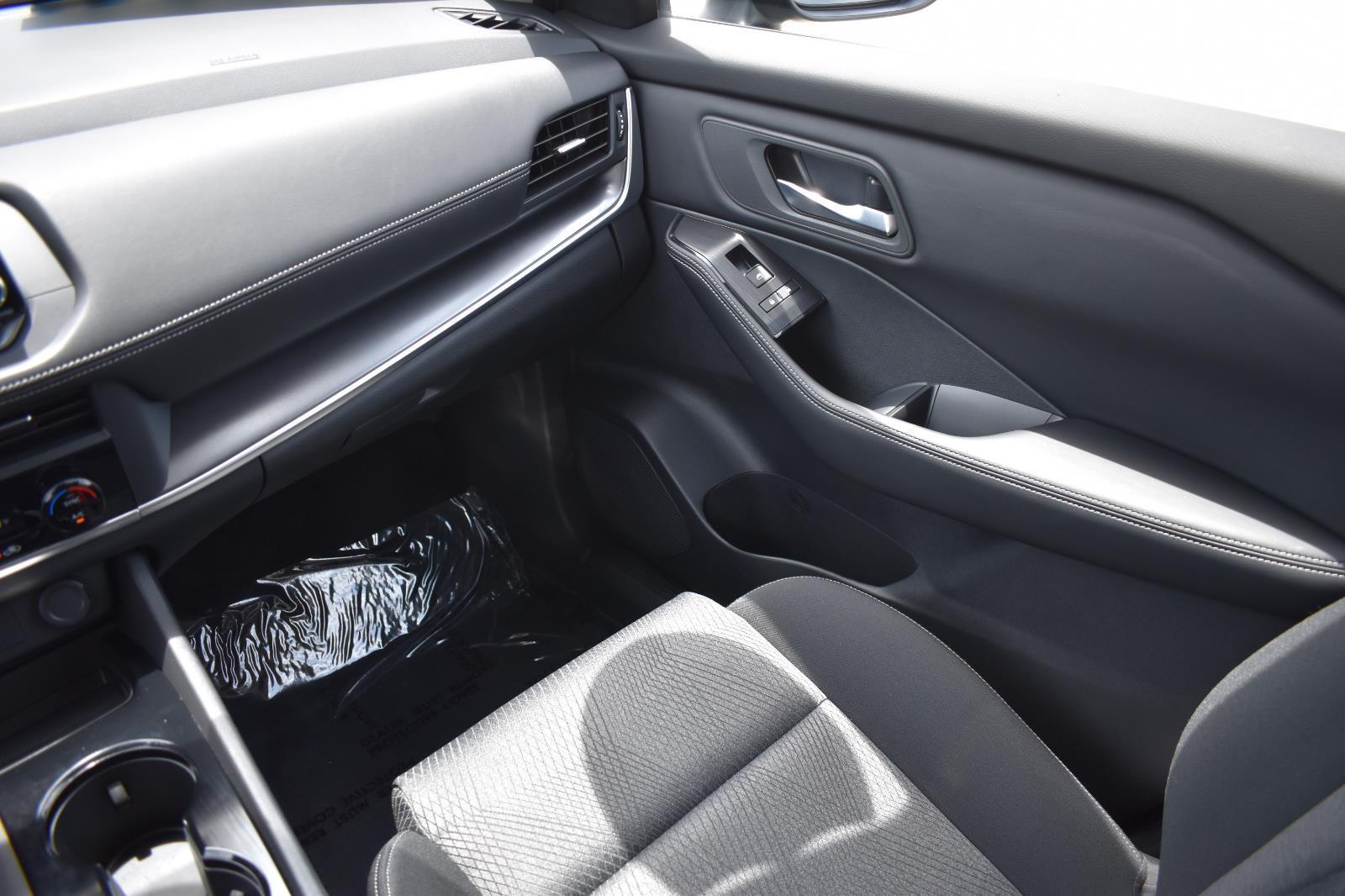 2025 Nissan Rogue SV - Photo 22