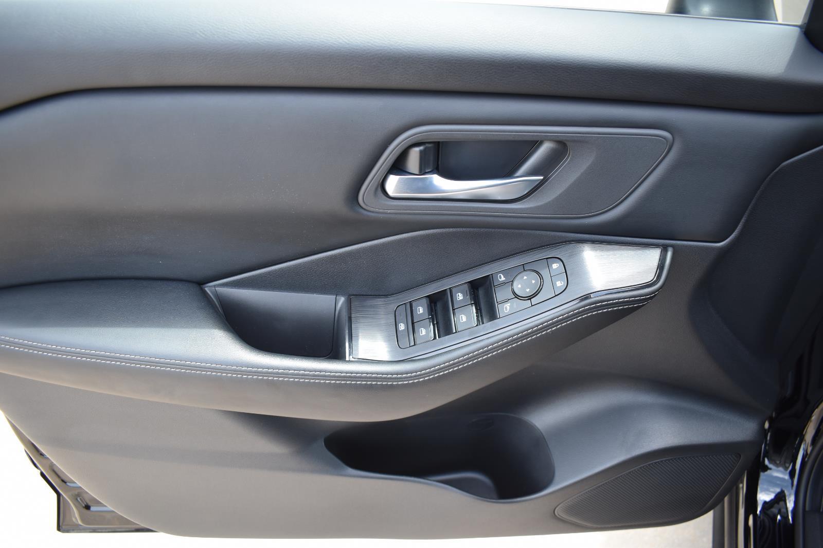 2025 Nissan Rogue SV - Photo 23