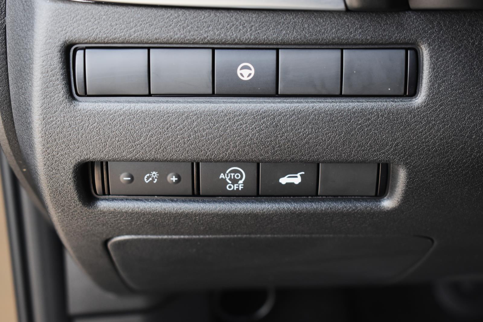 2025 Nissan Rogue SV - Photo 26