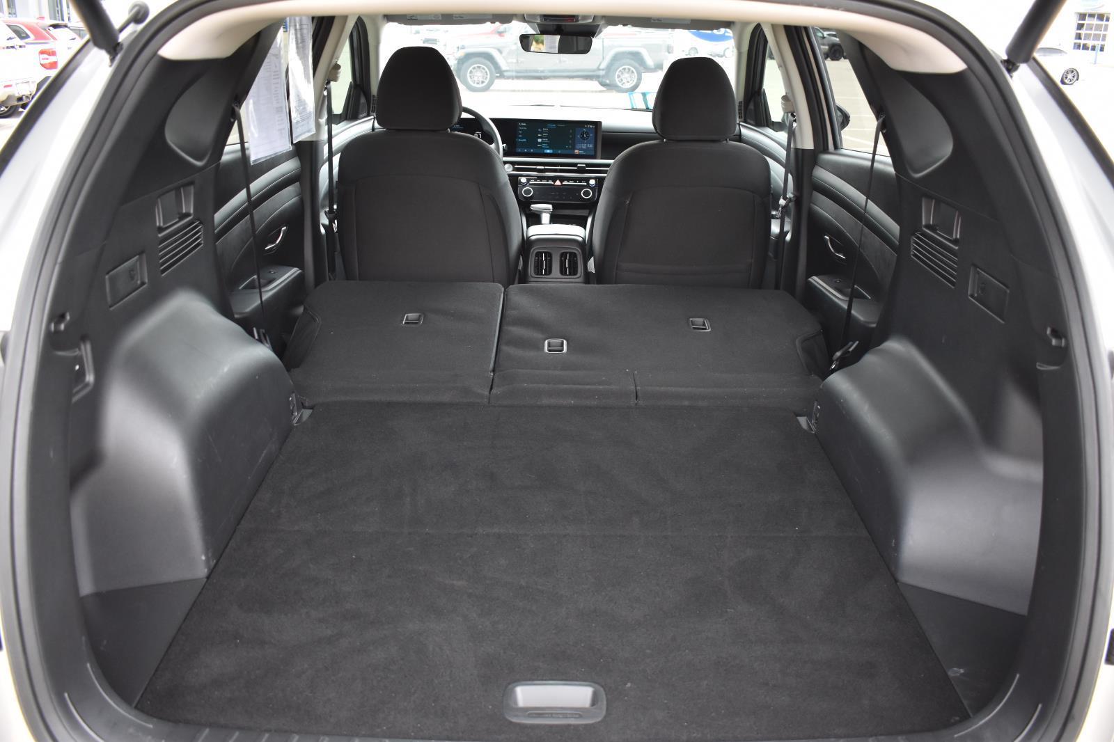 2025 Hyundai Tucson SEL Shimmering Silver - Scholfield Honda - Image 18
