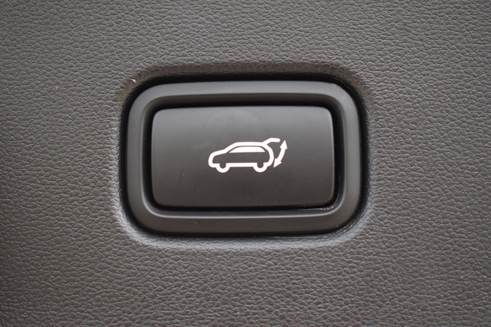 2025 Hyundai Tucson SEL Shimmering Silver - Scholfield Honda - Image 19