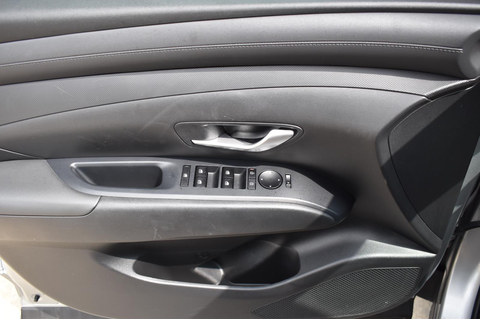2025 Hyundai Tucson SEL Shimmering Silver - Scholfield Honda - Image 24
