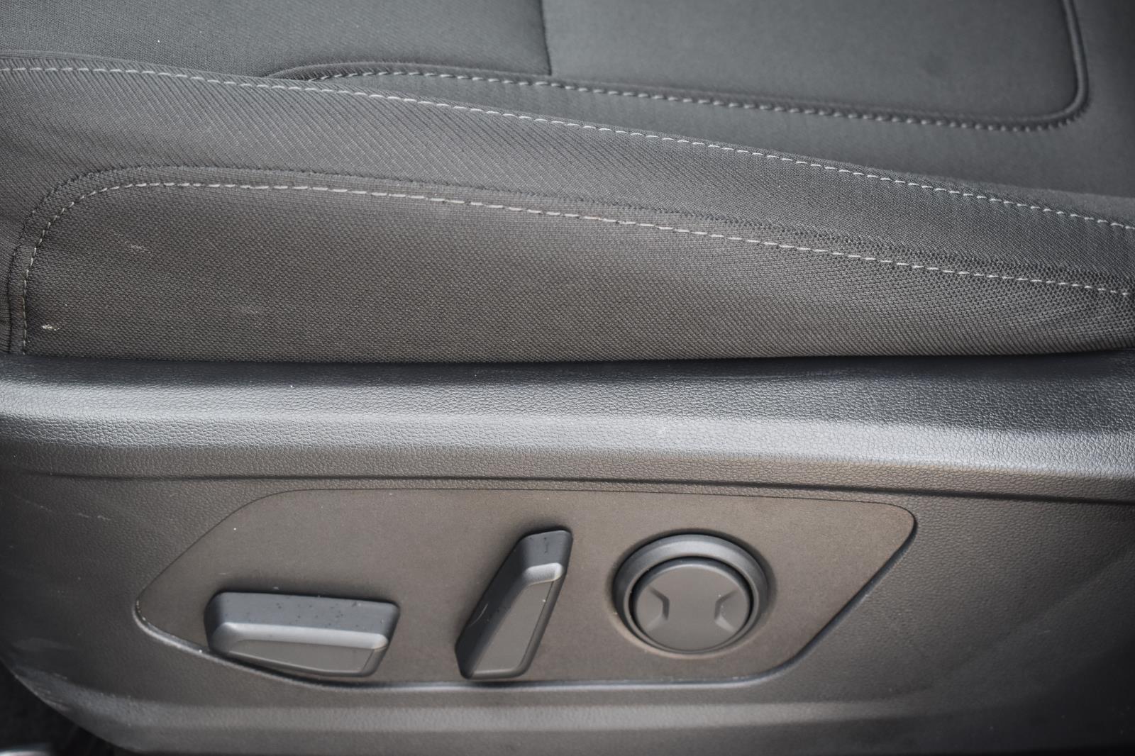 2025 Hyundai Tucson SEL Shimmering Silver - Scholfield Honda - Image 25