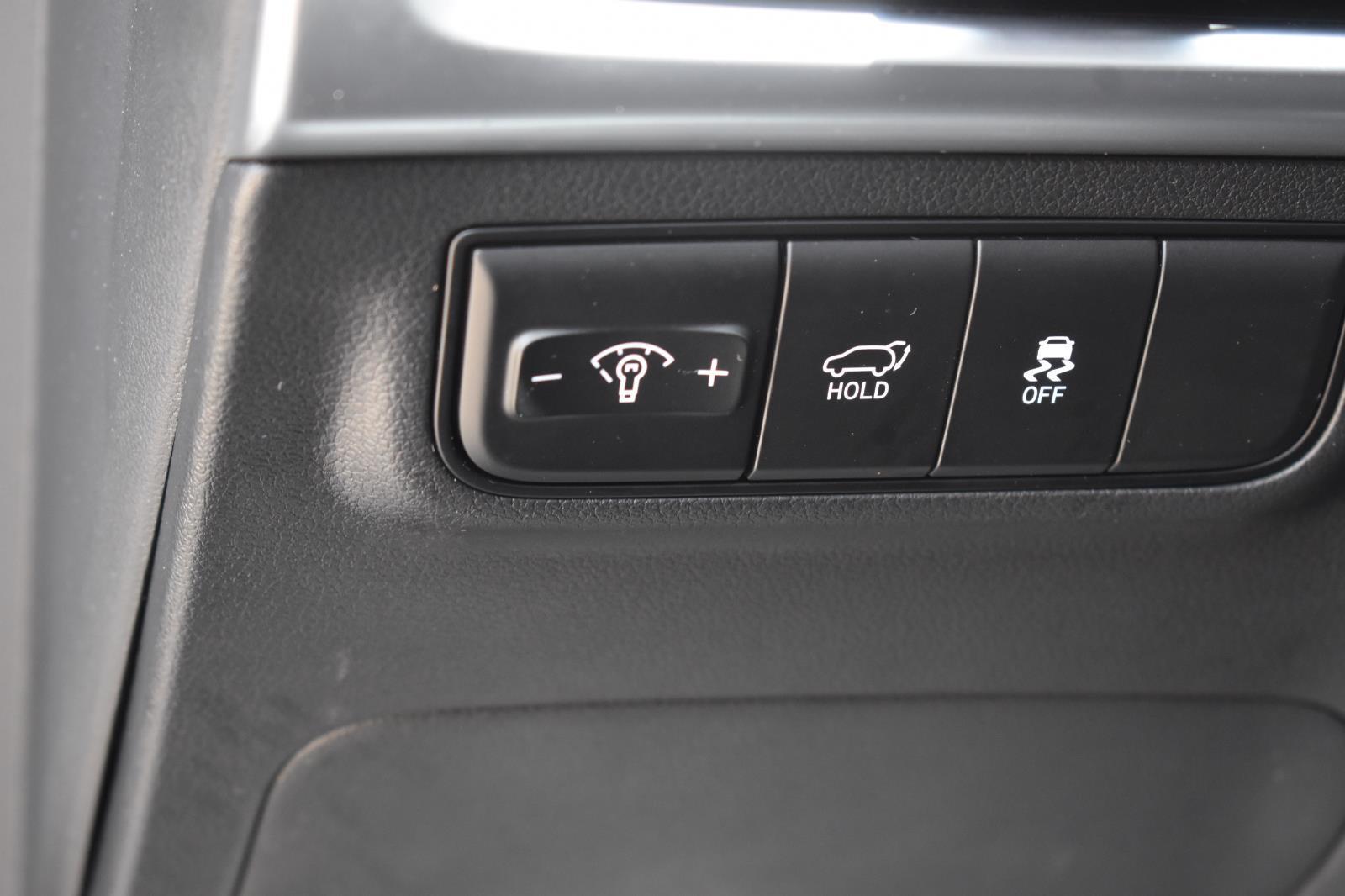 2025 Hyundai Tucson SEL Shimmering Silver - Scholfield Honda - Image 27