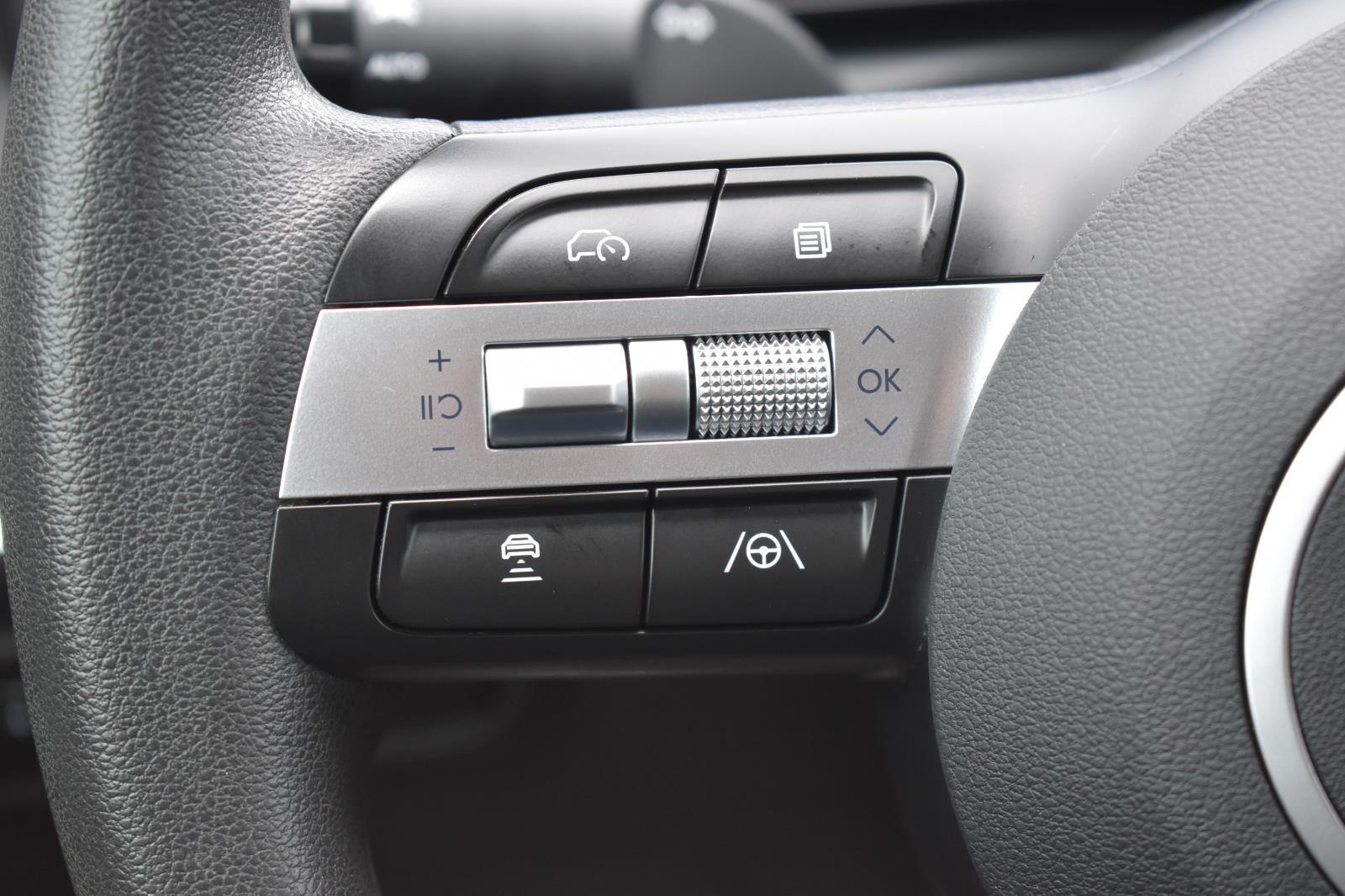 2025 Hyundai Tucson SEL Shimmering Silver - Scholfield Honda - Image 6