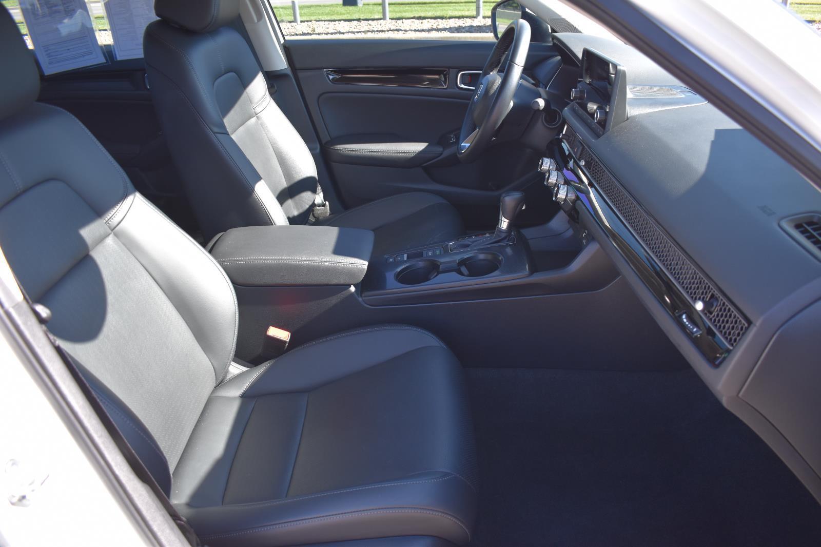 2023 Honda Civic Hatchback EX-L - Photo 16