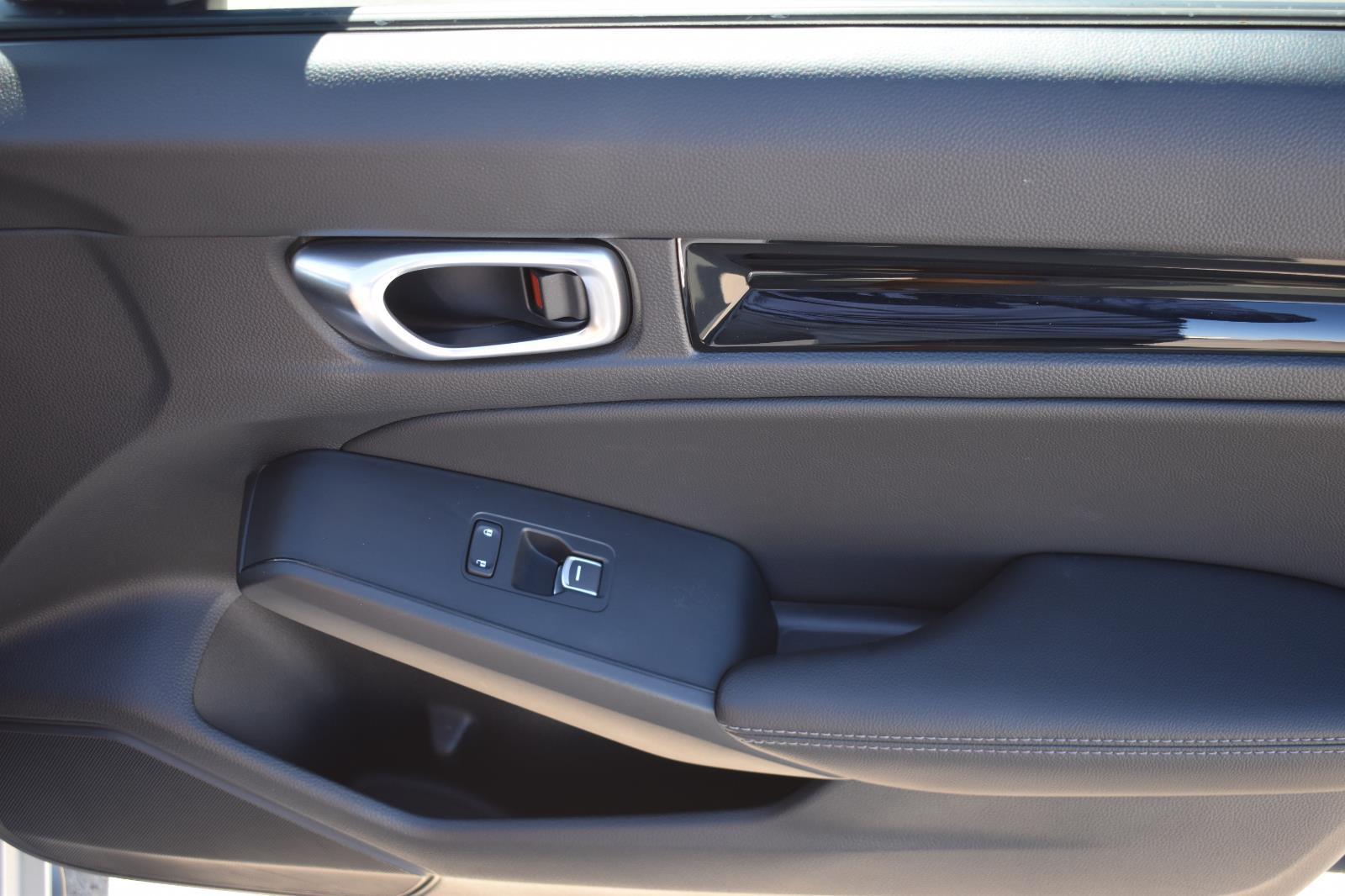 2023 Honda Civic Hatchback EX-L - Photo 17
