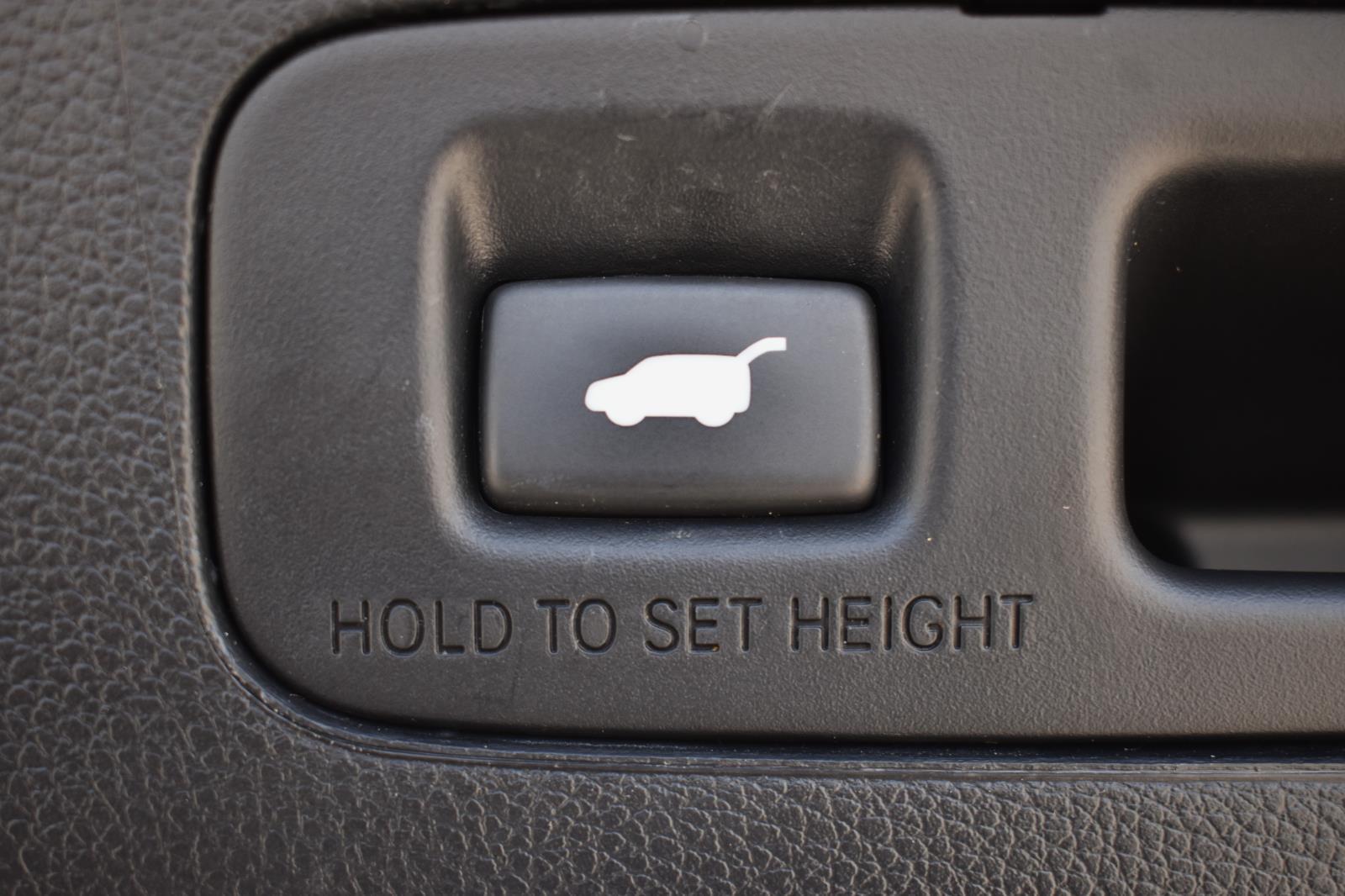 2022 Honda CR-V Touring - Photo 16