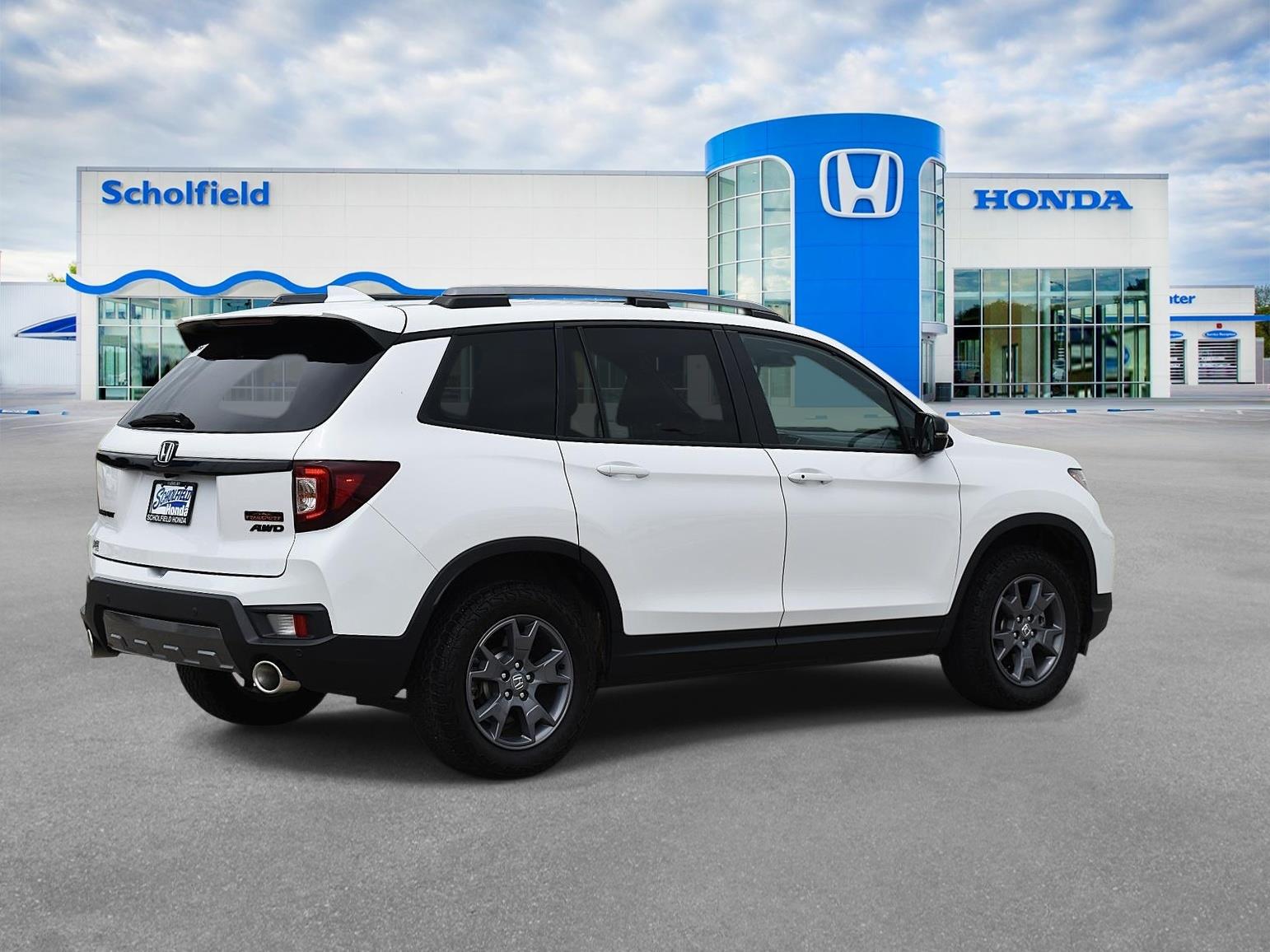 2024 Honda Passport TrailSport Platinum White Pearl - Scholfield Honda - Image 3