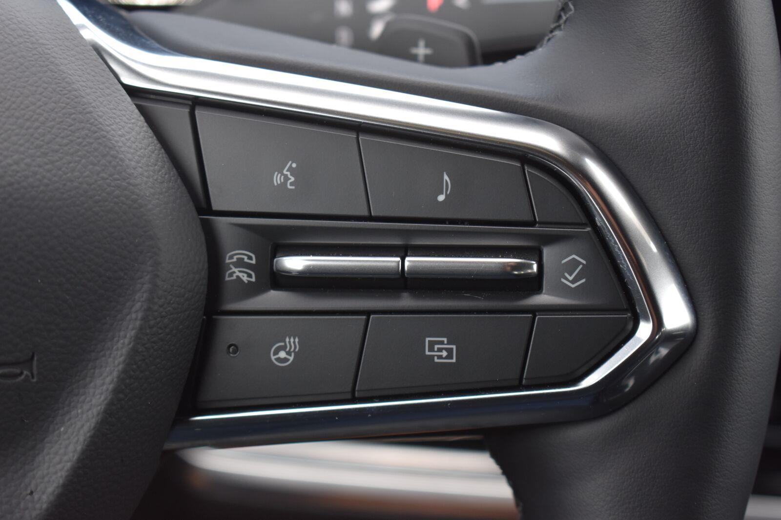 2026 Chevrolet Equinox AWD LT Mosaic Black Metallic - Scholfield Honda - Image 8