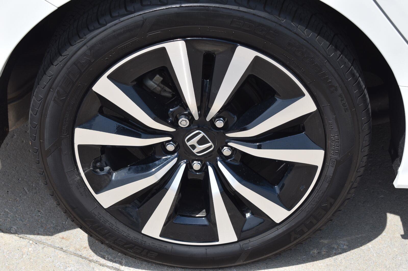 2024 Honda Civic Sedan EX Platinum White Pearl - Scholfield Honda - Image 12