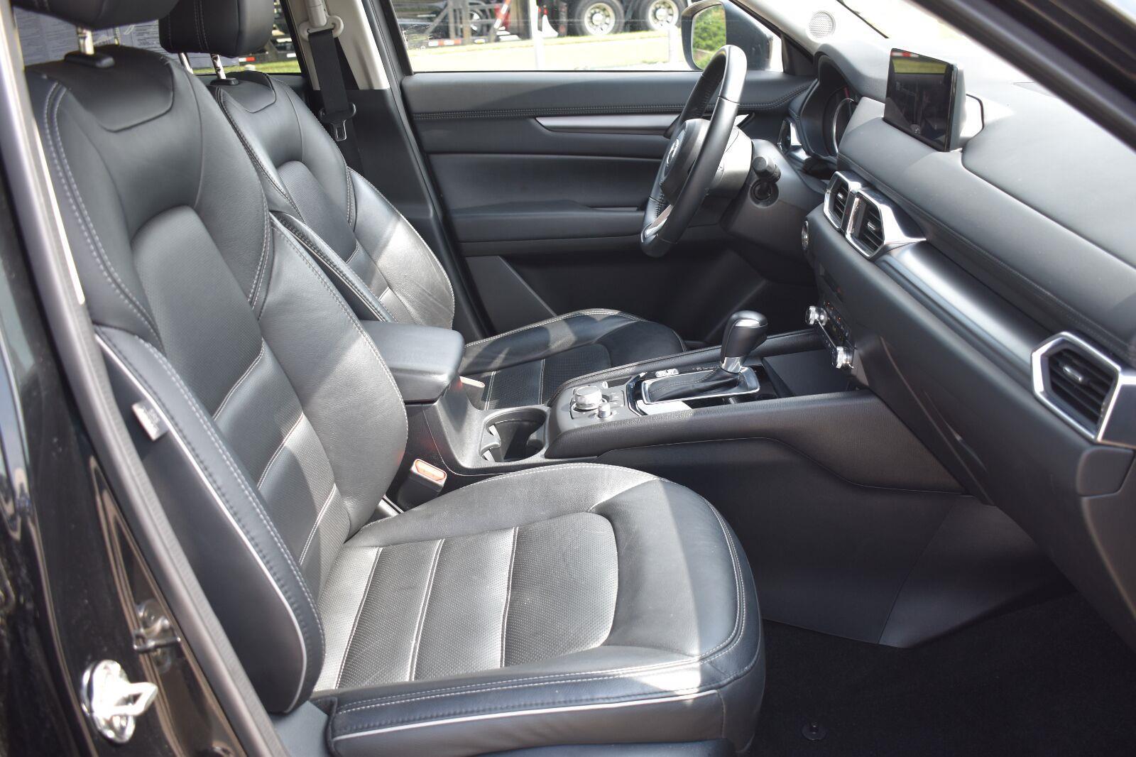 2025 Mazda CX-5 2.5 S Preferred Package Jet Black Mica - Scholfield Honda - Image 12