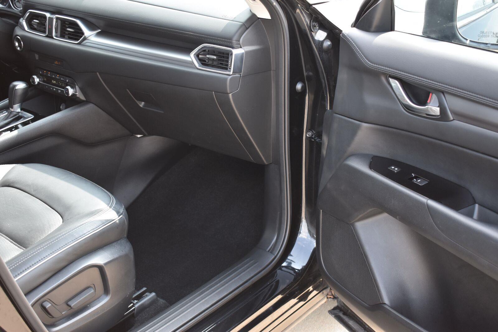 2025 Mazda CX-5 2.5 S Preferred Package Jet Black Mica - Scholfield Honda - Image 13