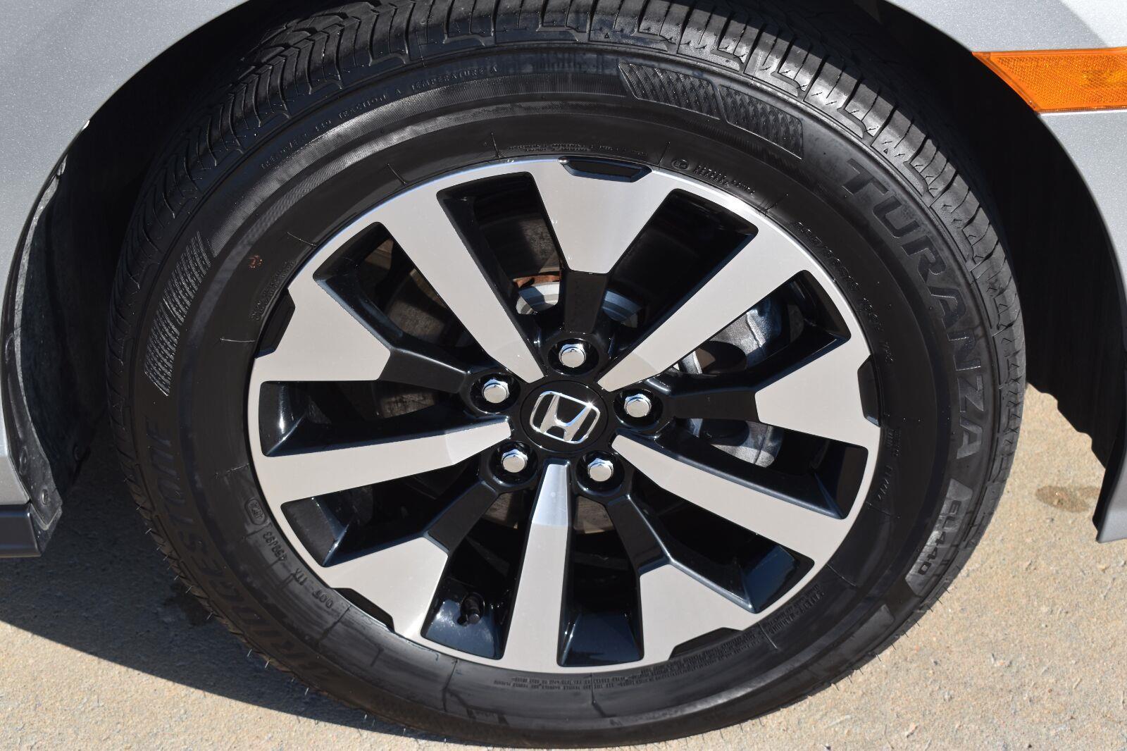 2025 Honda Odyssey EX-L - Photo 13