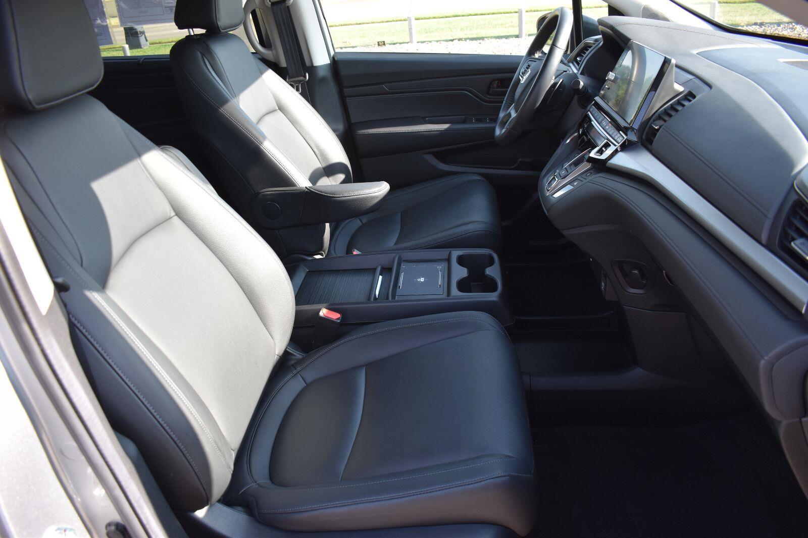 2025 Honda Odyssey EX-L - Photo 15