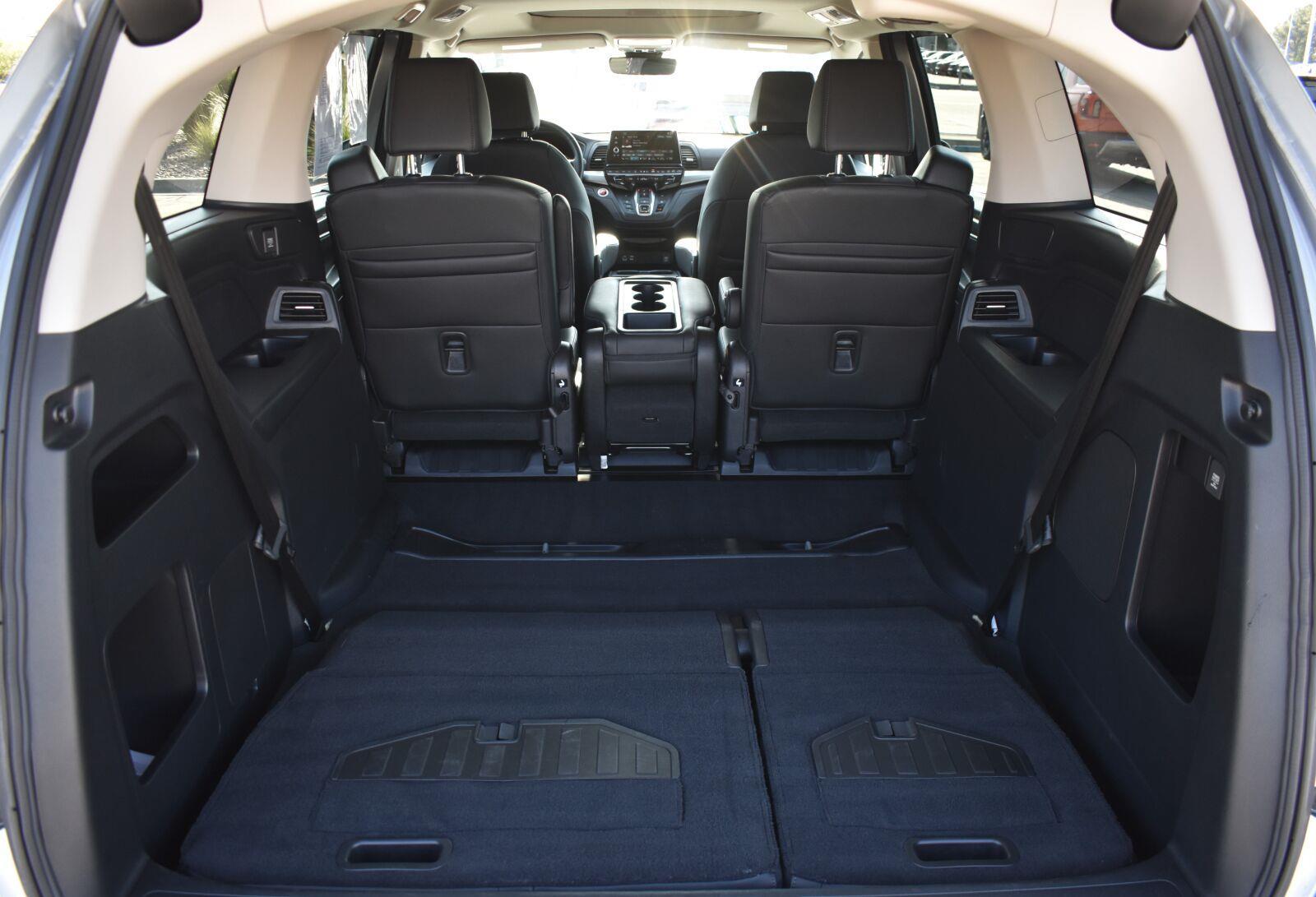 2025 Honda Odyssey EX-L - Photo 18