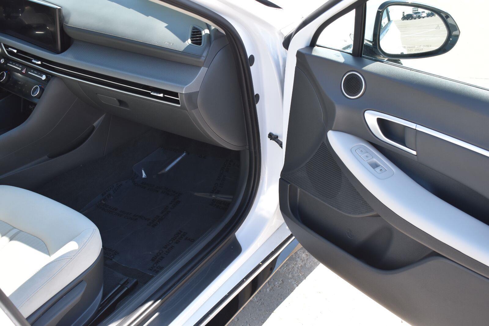 2025 Hyundai Sonata SEL Serenity White - Scholfield Honda - Image 16