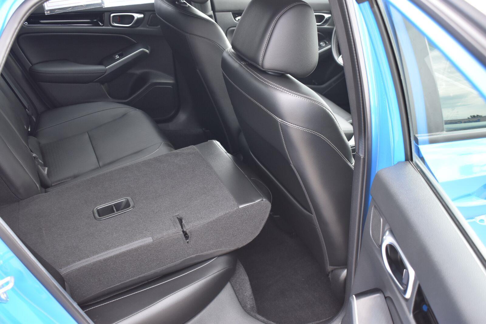2025 Honda Civic Hatchback Hybrid Sport Touring Boost Blue Pearl - Scholfield Honda - Image 17