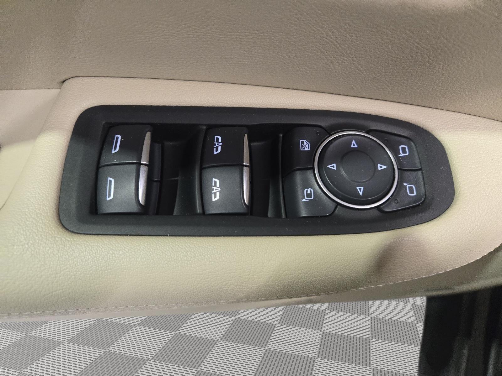 2017 Cadillac XT5 Luxury - Photo 11