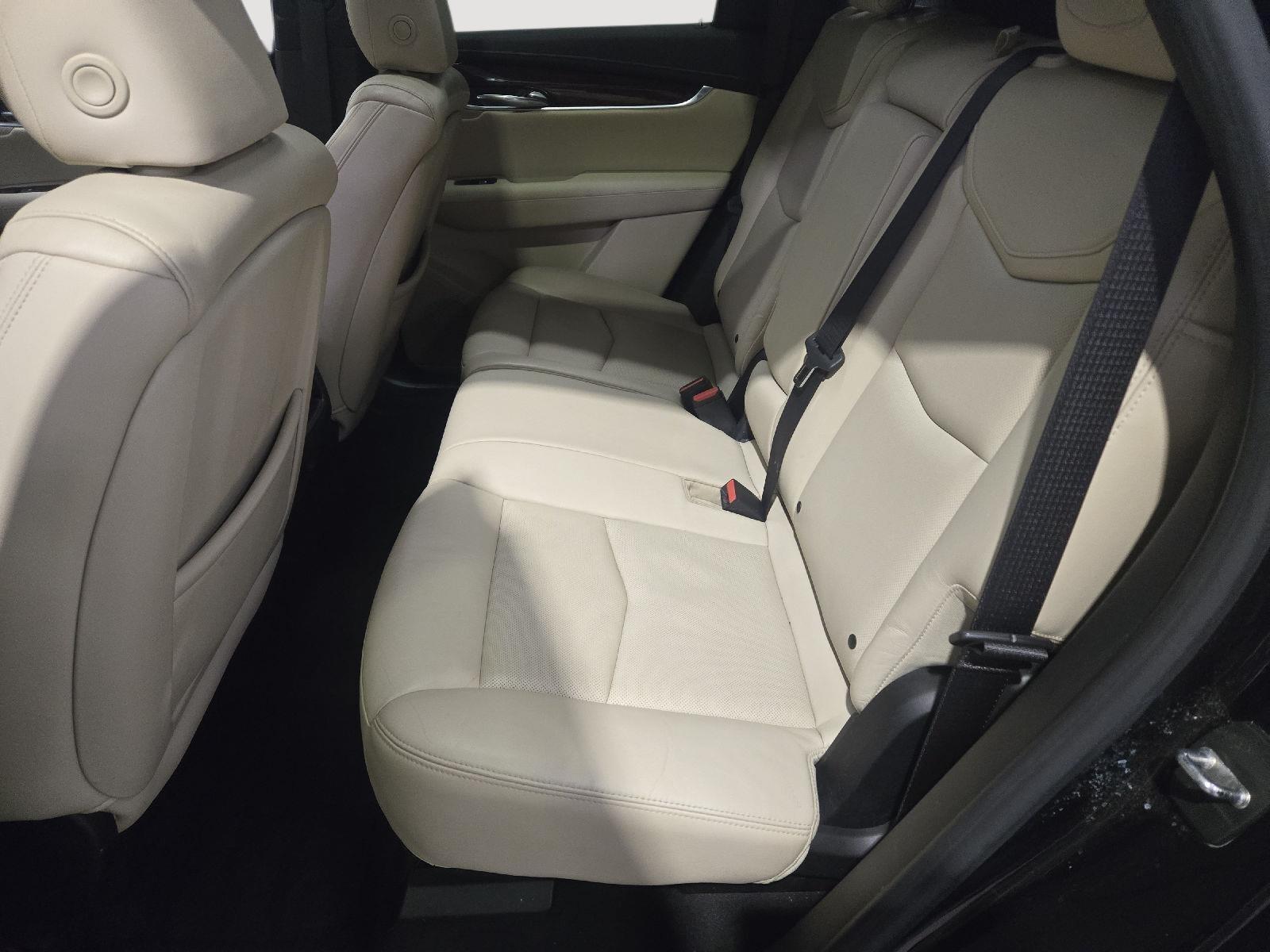 2017 Cadillac XT5 Luxury - Photo 24