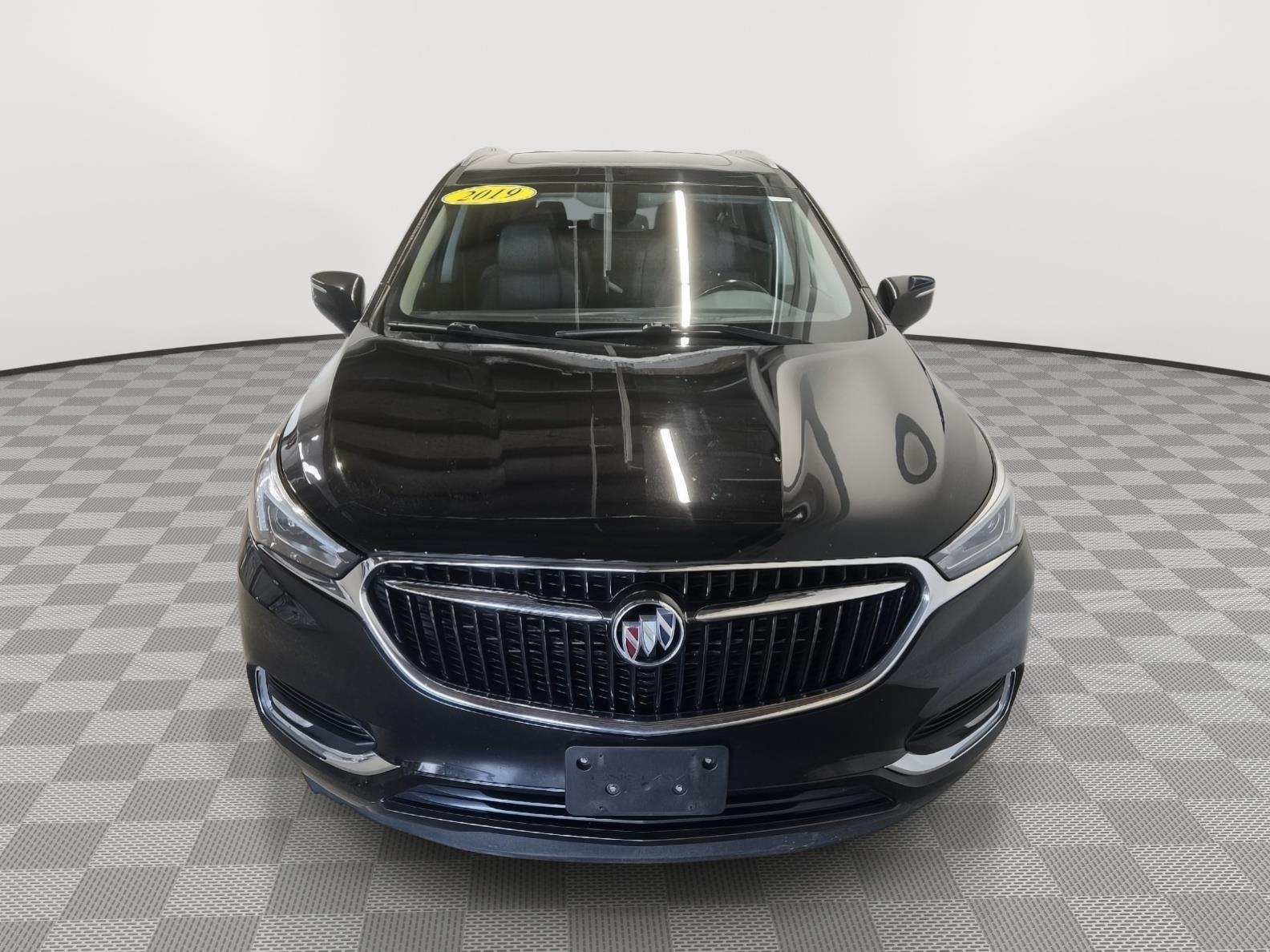 2019 Buick Enclave Essence's photo