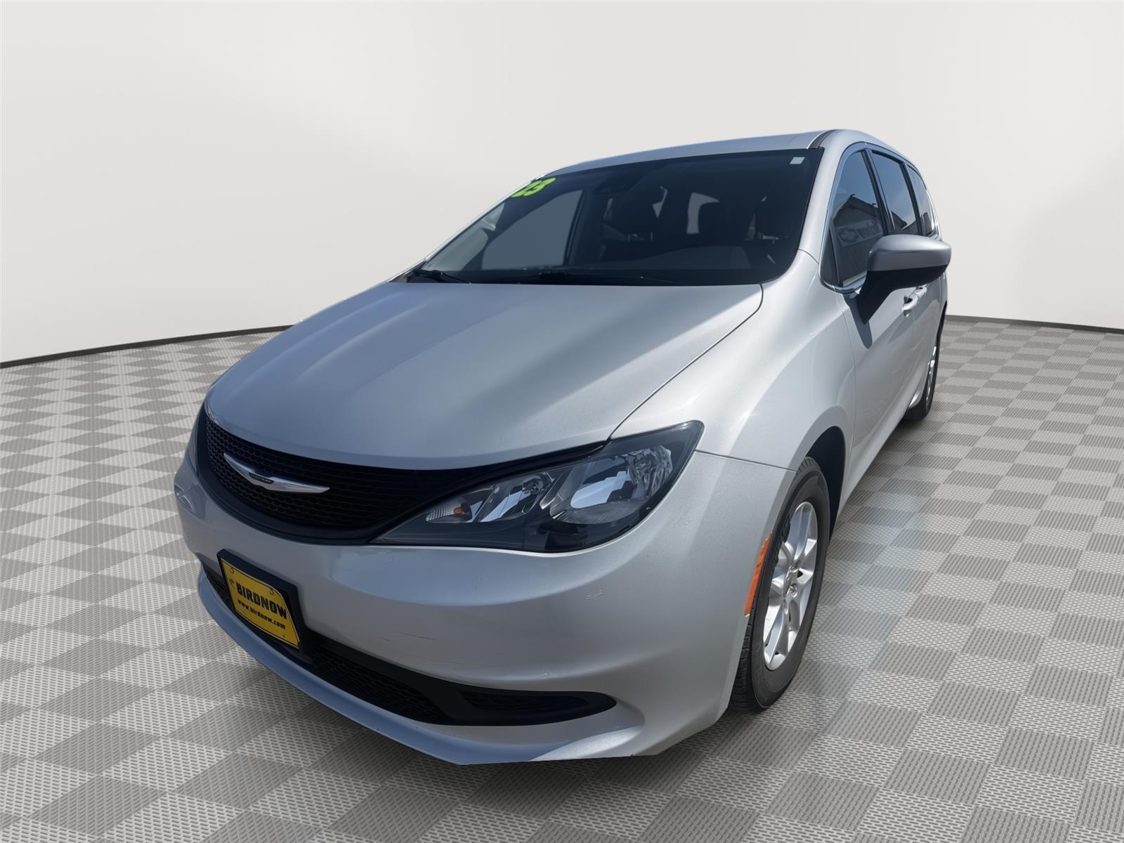 View vehicle photo 2