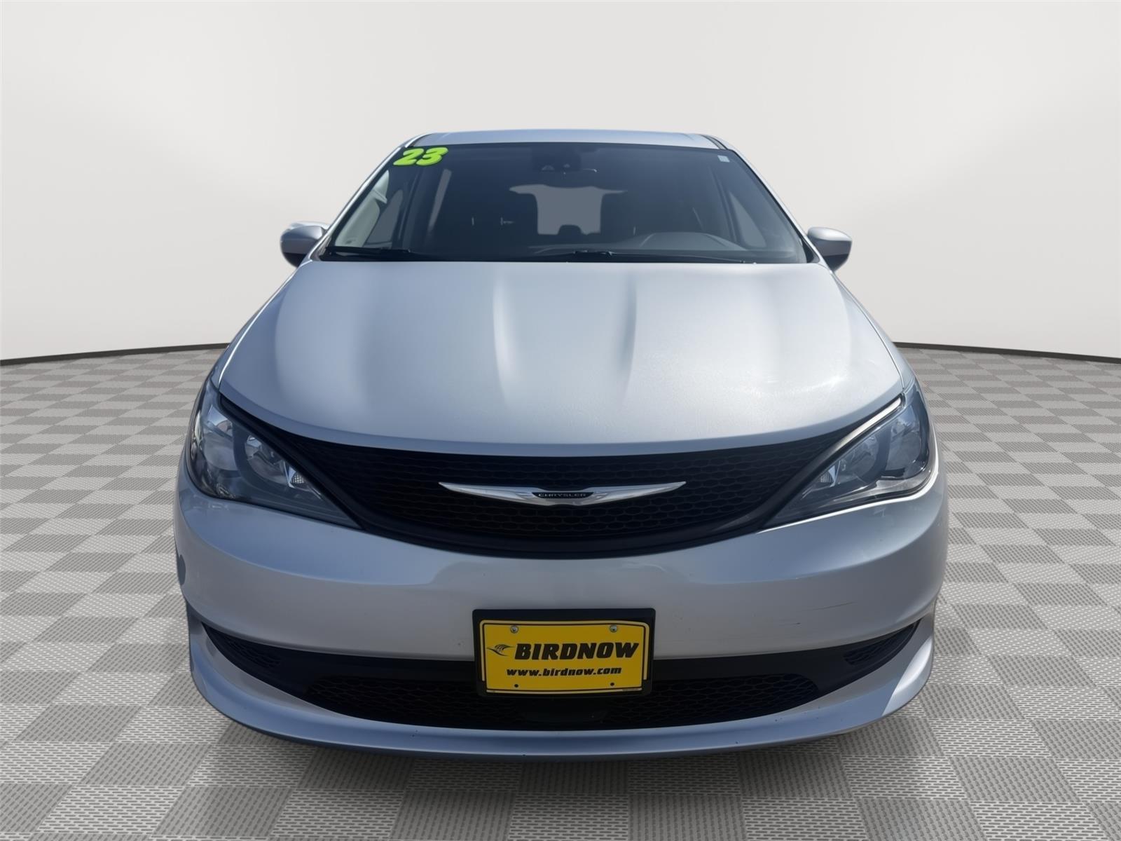 View vehicle photo 7
