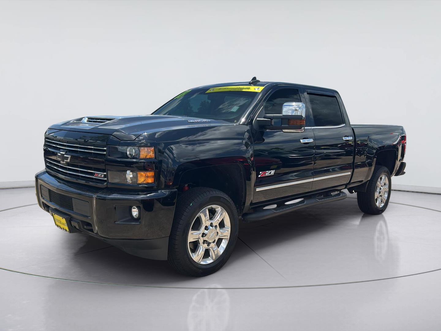 View vehicle photo 3