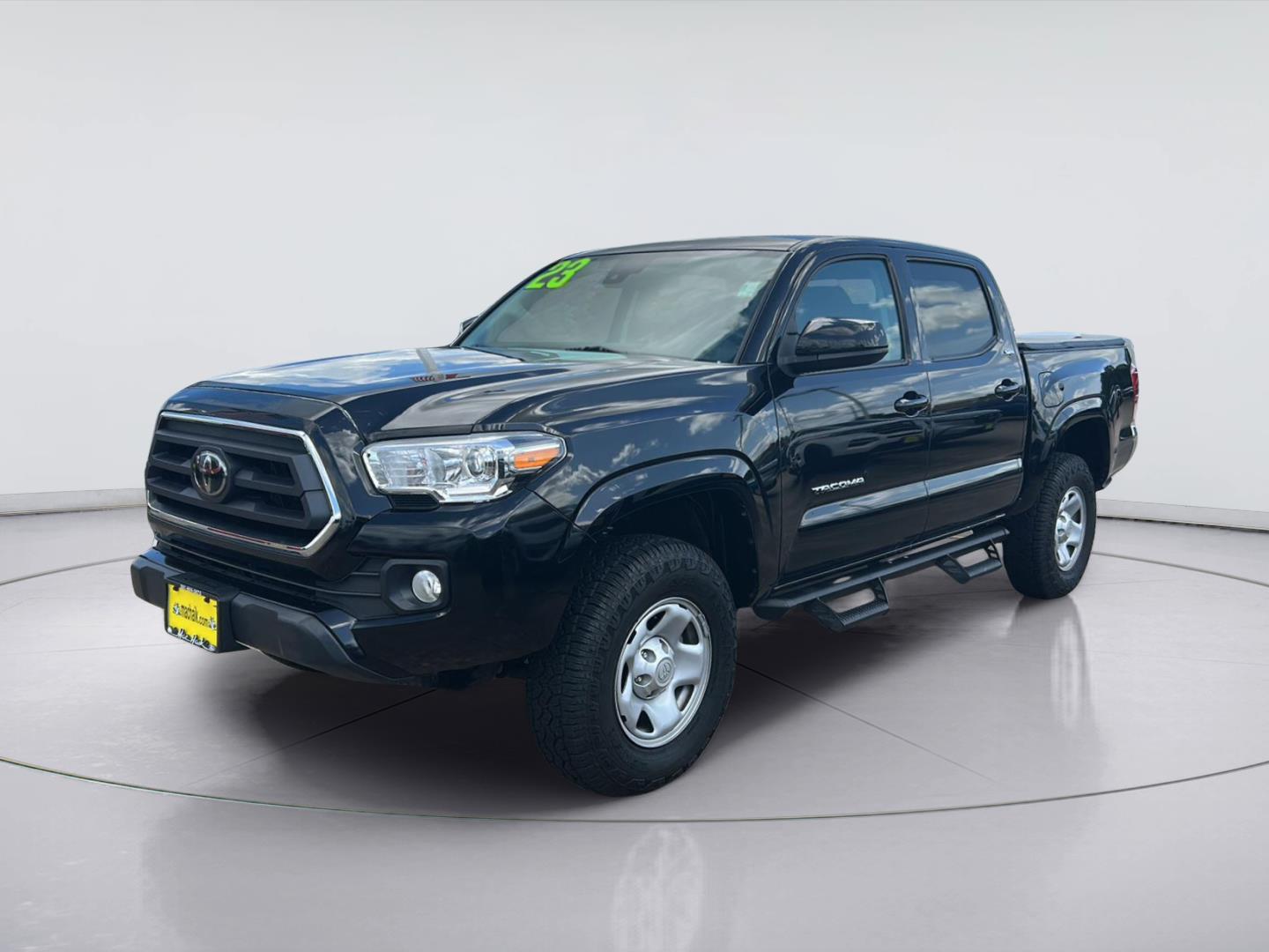 View vehicle photo 3