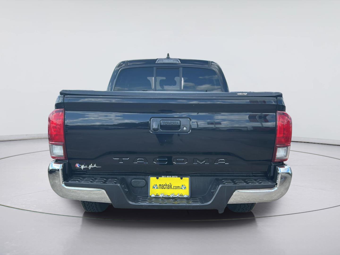 View vehicle photo 5