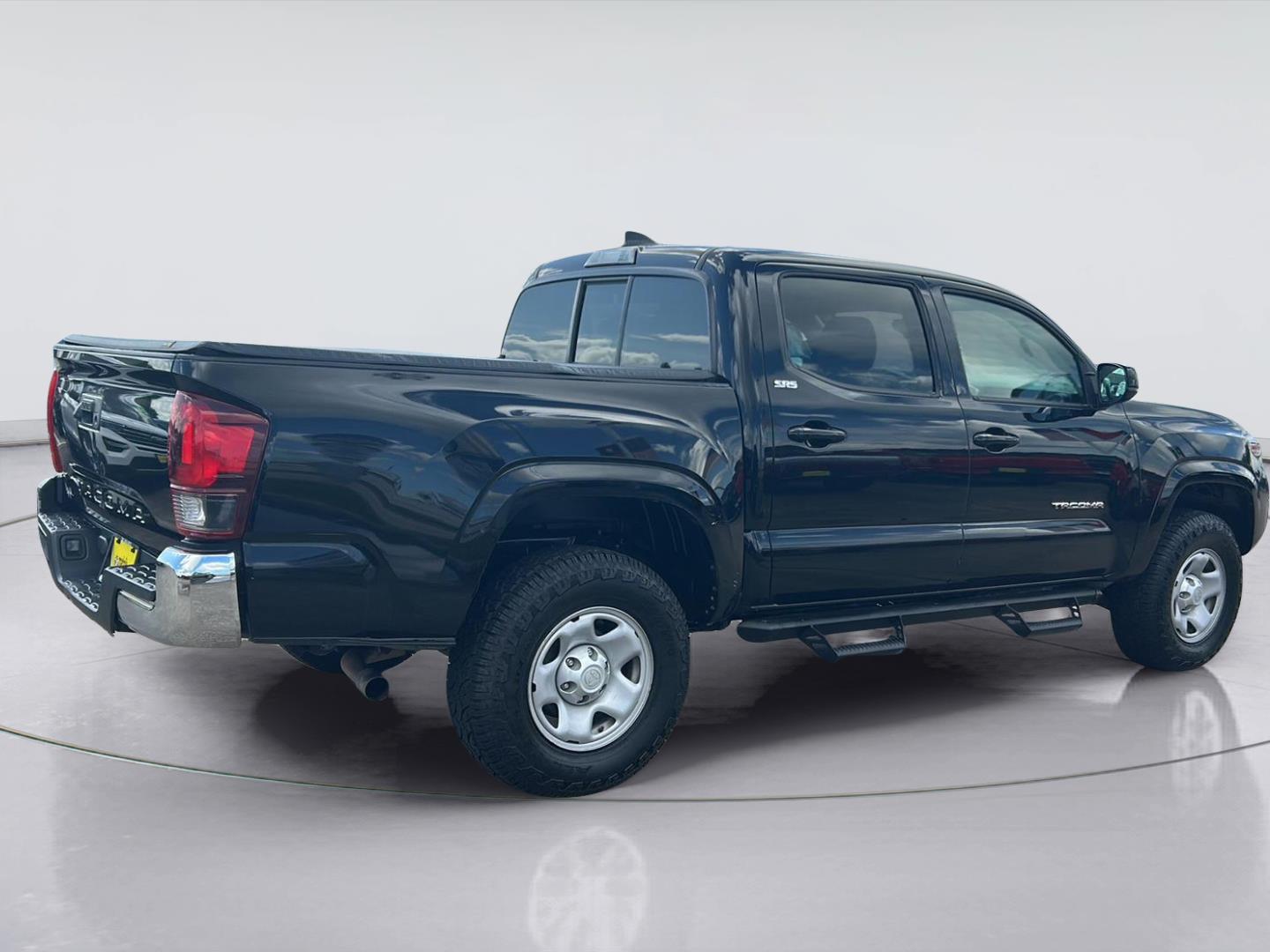View vehicle photo 6