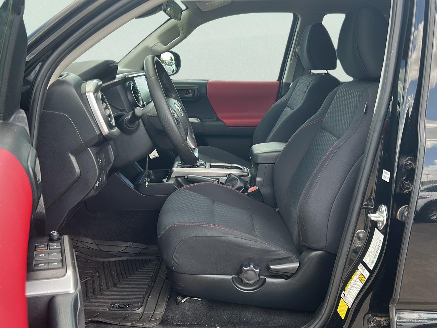 View vehicle photo 7