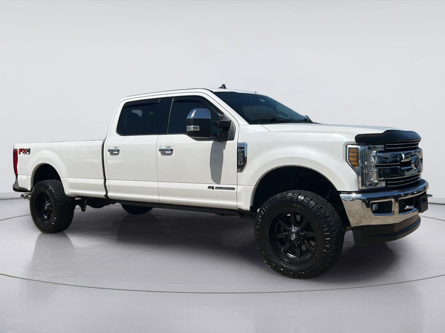  2019 Ford F-350 Super Duty Lariat Crew Cab 4WD   