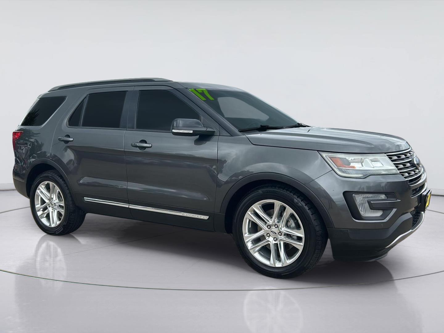 Gray (Magnetic) 2017 Ford Explorer SUV / Crossover Front-Wheel Drive 6-Speed Automatic